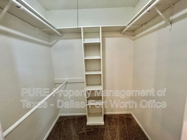 Building Photo - 1126 Highbush Dr