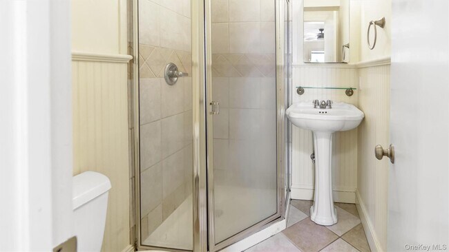 Building Photo - 148 Main St