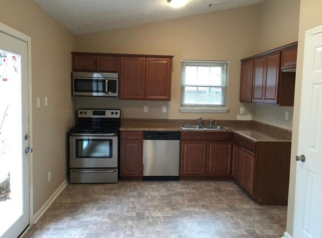 Building Photo - 788 Ridgebrook Cir