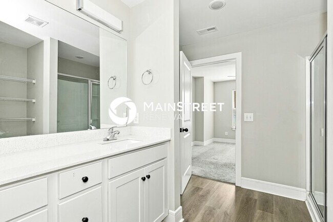 Building Photo - 3 Bedroom Pet-Friendly Home in Gallatin, TN with Main Street Renewal