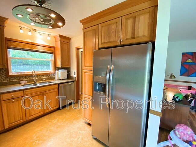 Building Photo - 303 Christiee Ct