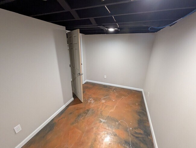 Building Photo - Grenshaw Greatness