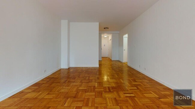 Building Photo - 412 E 55th St