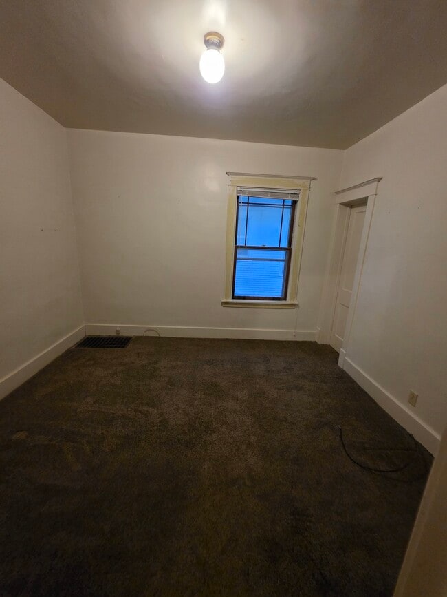 Building Photo - 751 Mulberry St