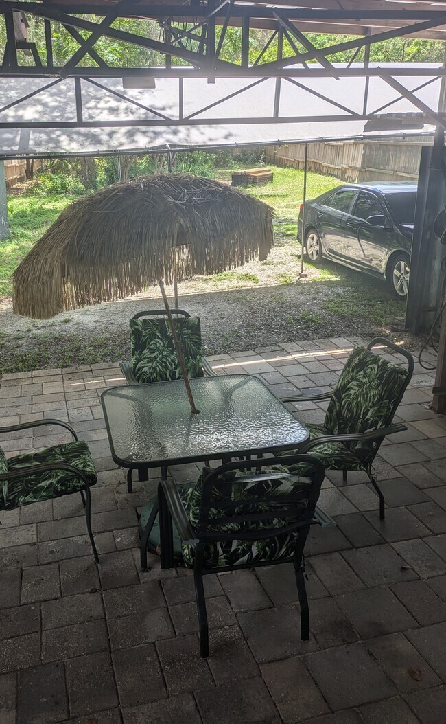 Building Photo - 9838 Lake Dr