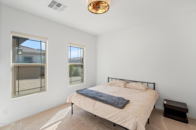 Building Photo - 10812 E Tesla Ave