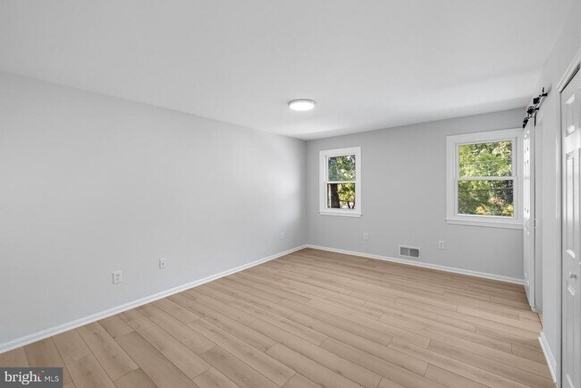 Building Photo - 210 Lastner Ln