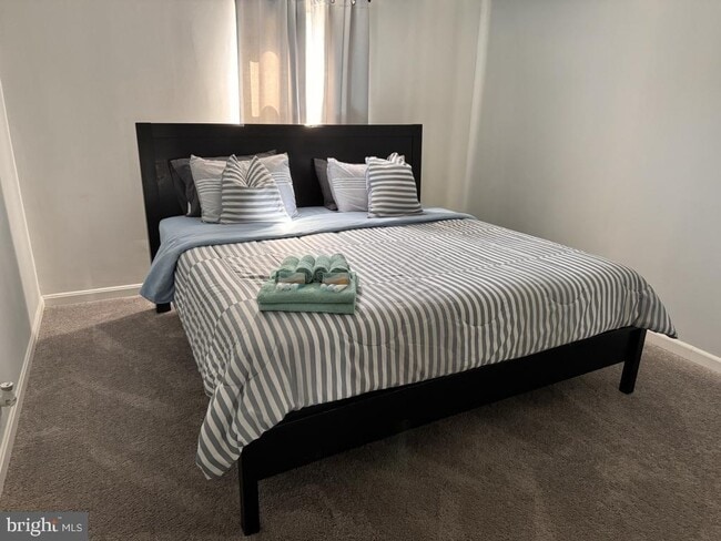 Building Photo - 510 67th Pl