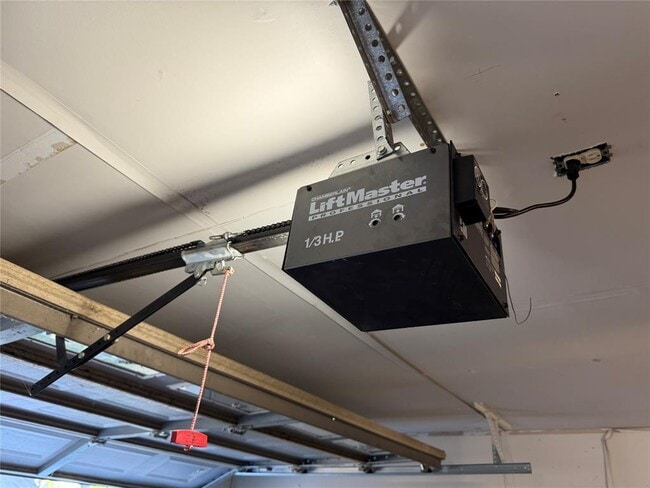 Building Photo - 1321 Piney Creek Ln