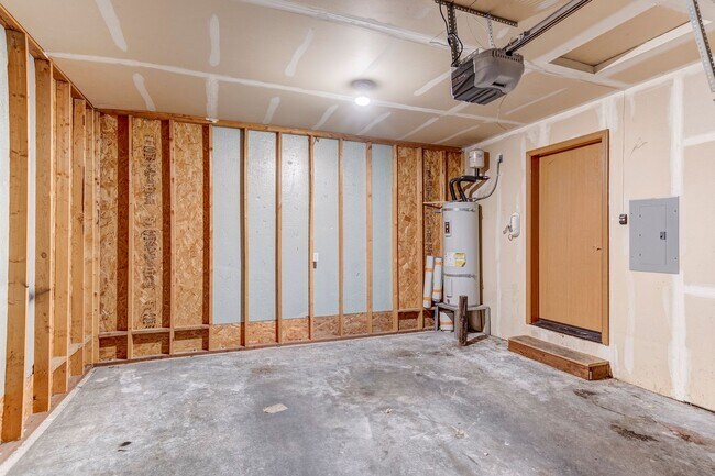 Building Photo - 1445 NW Elwha St