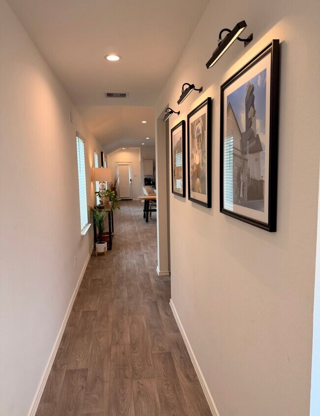Building Photo - 5463 Portwood Acres Dr