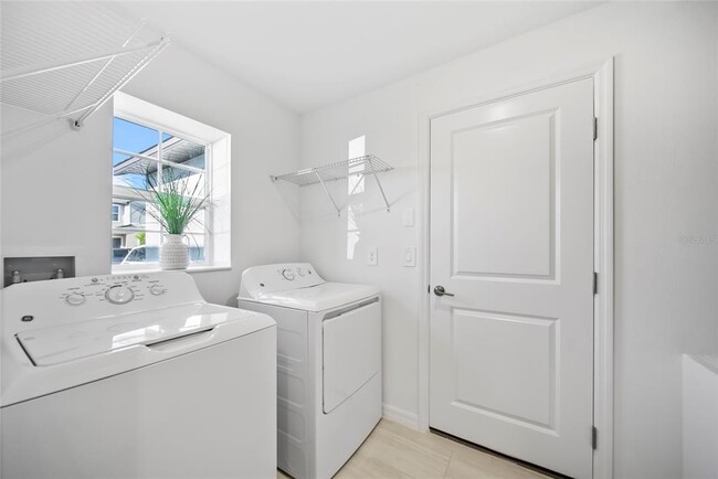 Building Photo - 17662 Happytrails St