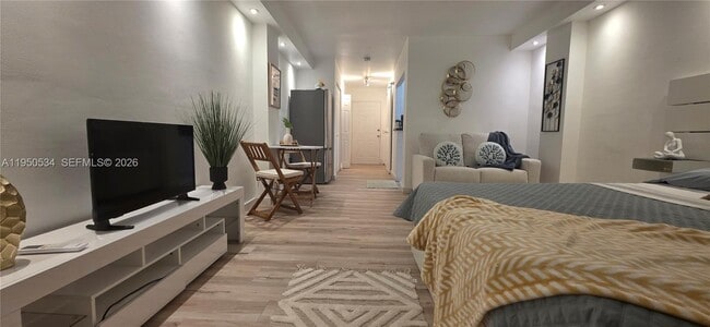 Building Photo - 7904 West Dr