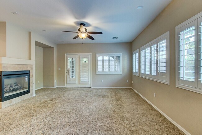 Building Photo - Summerlin Home with downstairs Bed/Bath & Large Patio with Courtyard!
