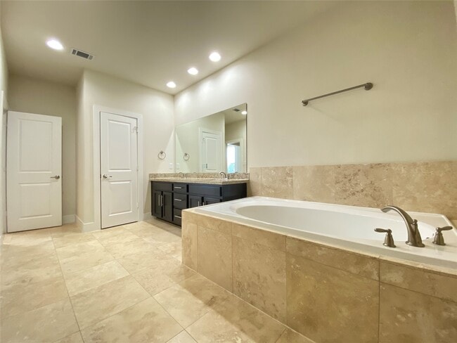 Building Photo - 9510 Cedarpost Square St