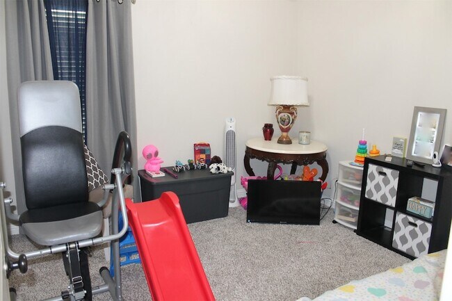 Building Photo - 4011 Gallivant Dr