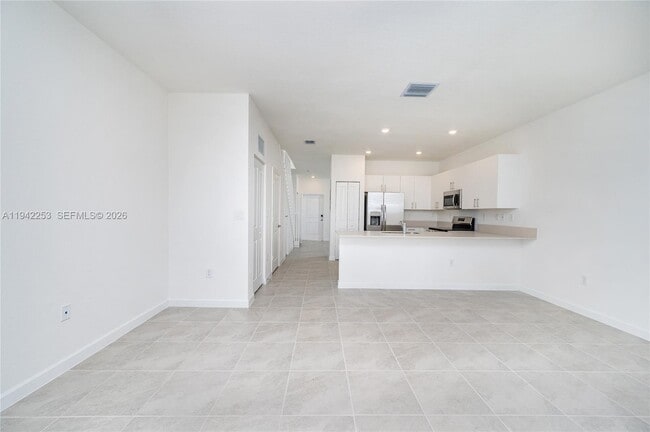 Building Photo - 2747 SE 26th Rd