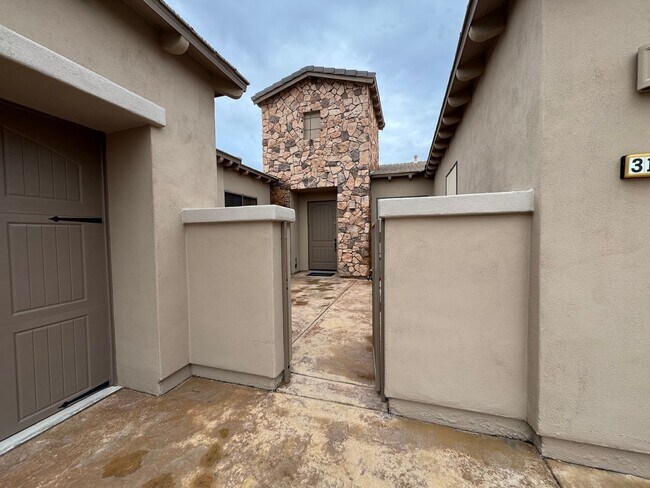 Building Photo - 4 BR Laughlin Ranch Golf Estate Utilities included, Fully furnished on Bullhead Parkway