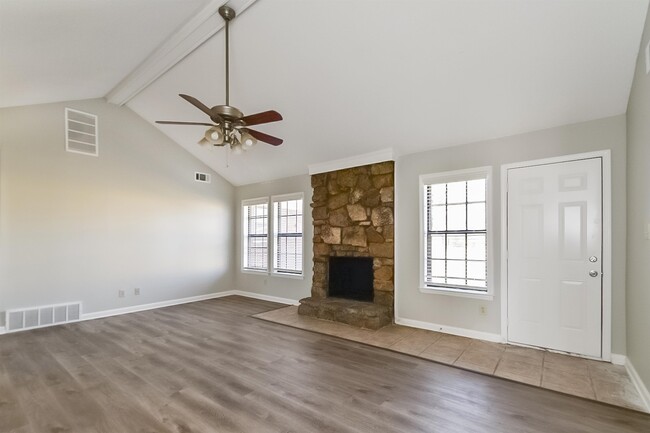Building Photo - 4109 Kingscrest Cove
