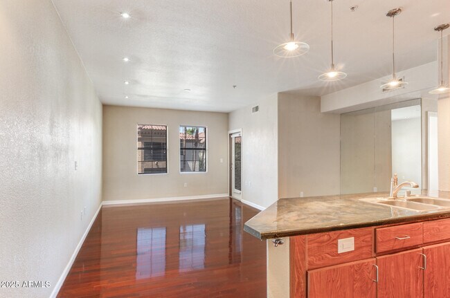 Building Photo - 5302 E Van Buren St