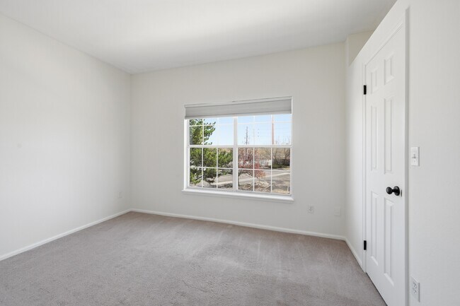 Building Photo - 7470 Singing Hills Dr