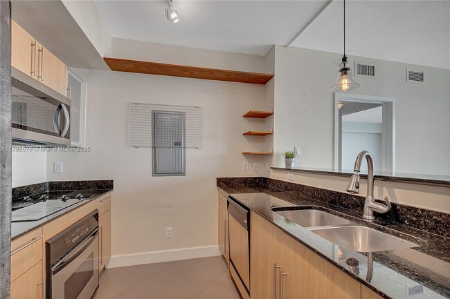 Building Photo - 335 S Biscayne Blvd