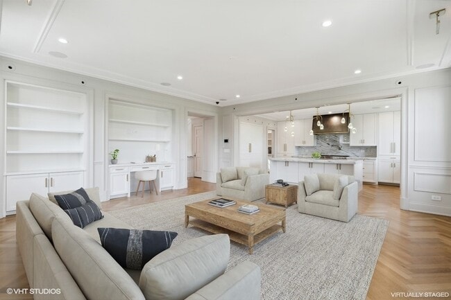 Building Photo - 2700 N Lakeview Ave