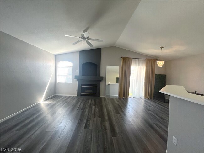 Building Photo - 5415 W Harmon Ave