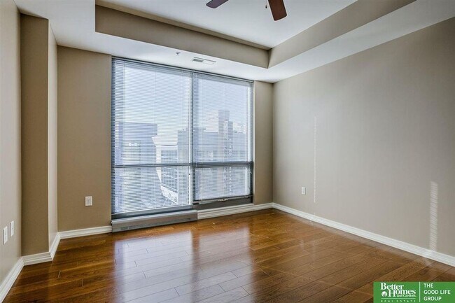 Building Photo - 220 S 31st Ave