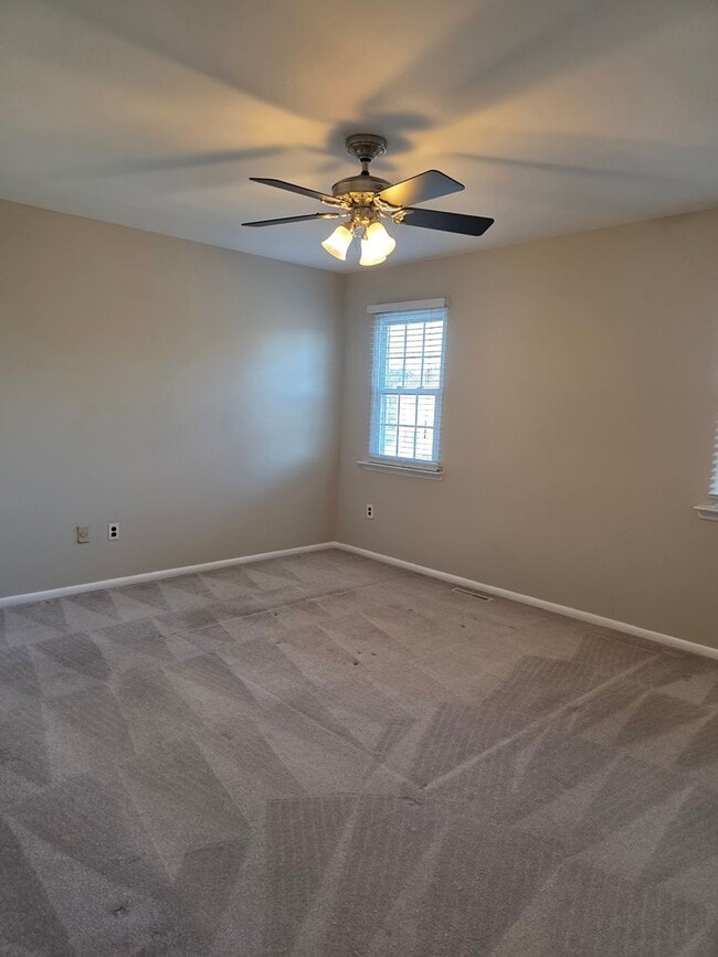 Building Photo - Green Valley Community off Kirkwood Highway