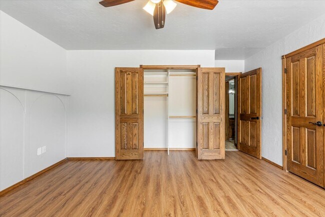 Building Photo - 2508 NE Turtle Creek Dr