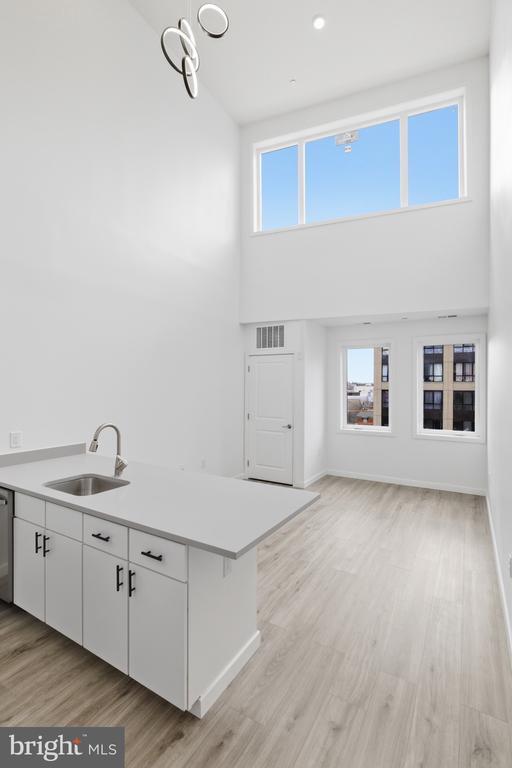 Building Photo - 915 N Broad St