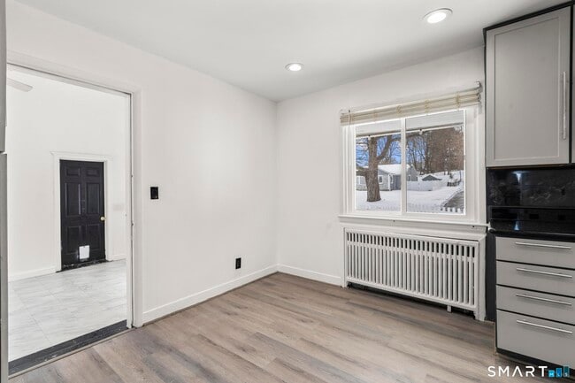 Building Photo - 5 Arden Rd