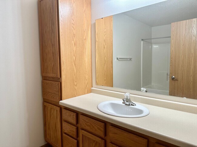 Building Photo - 4431 Calico Dr S
