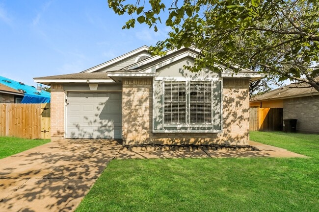 Primary Photo - 11008 Maidencane Ct