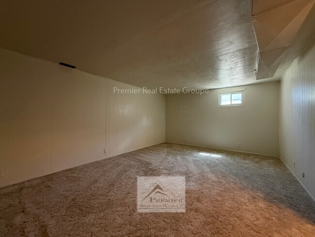 Building Photo - 104 Fordham St