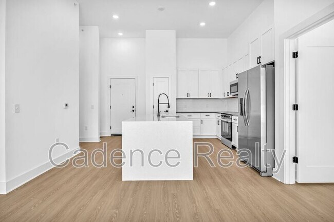 Building Photo - 610 S Kerr Ave