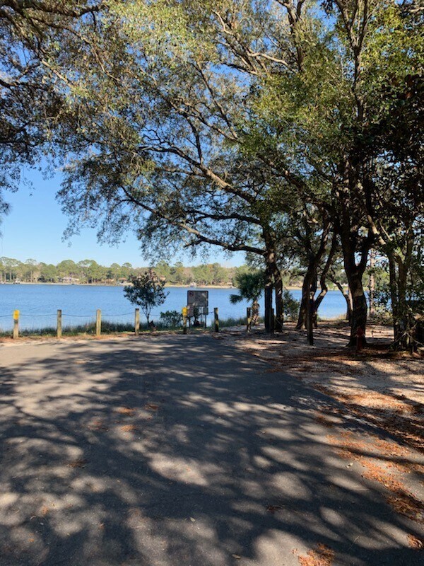 Building Photo - CUTE 2 BDRM COTTAGE CLOSE TO WATER ACCESS