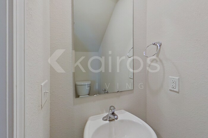 Building Photo - 1626 Hidden Gdn Ln