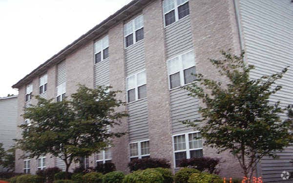Primary Photo - Silo Glen Apartments