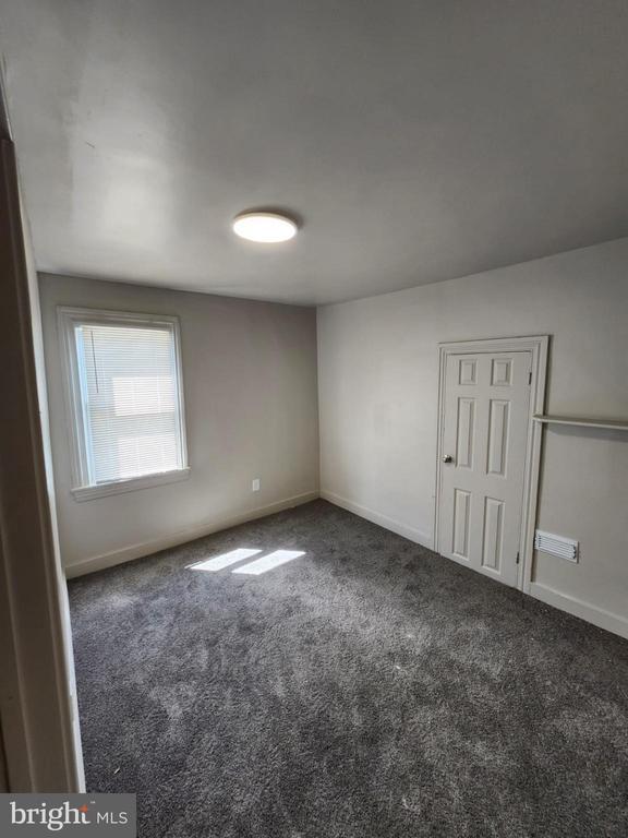 Building Photo - 84 Carpenter St