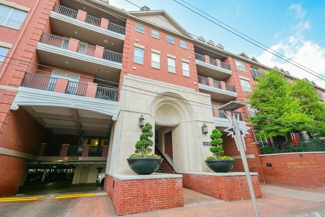 Building Photo - 2400 McCue Rd