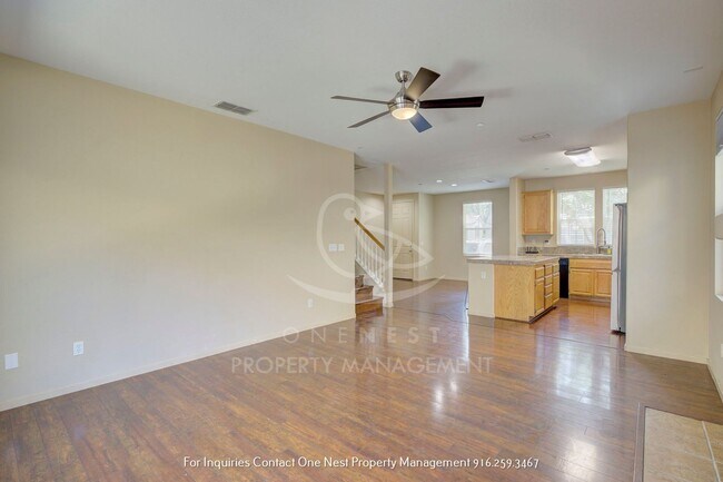 Building Photo - Lincoln Crossing; 4 bedroom in Gated commu...