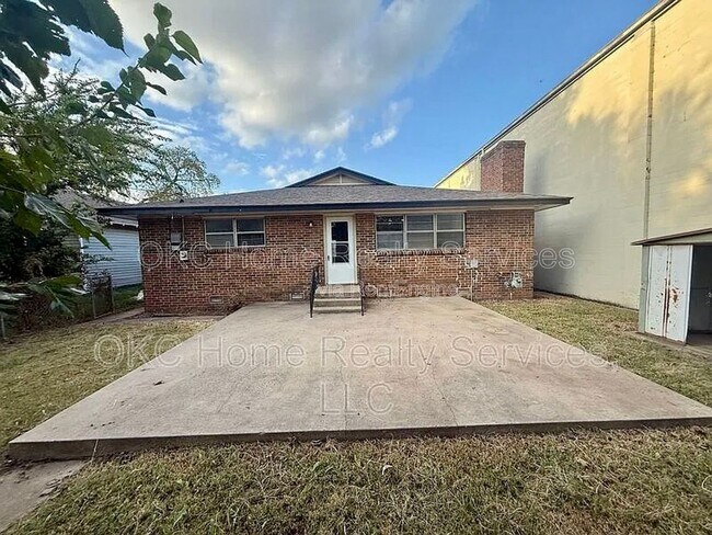 Building Photo - 118 SW 1st St