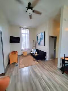 Building Photo - 401 E Jefferson St