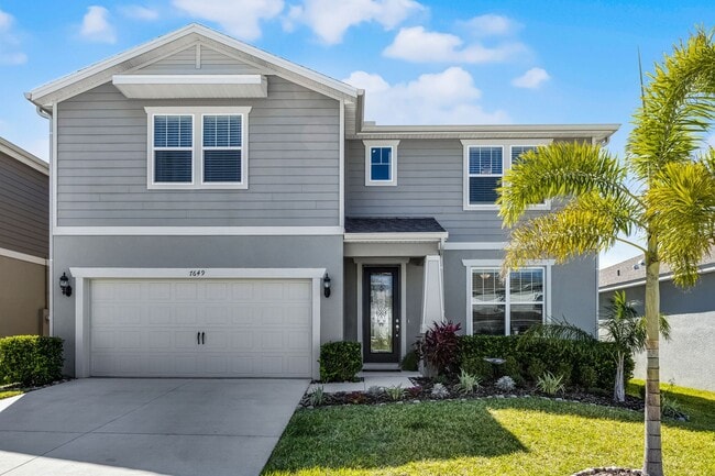 Building Photo - Luxury Living for Lease – 5BR Home with Of...