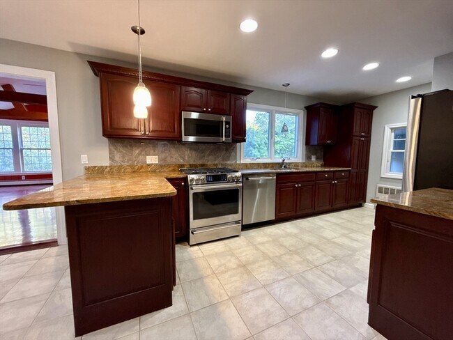 Building Photo - 3 Alaska Ave