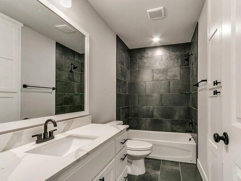 Upstairs Bathroom - 1221 SW 141st St