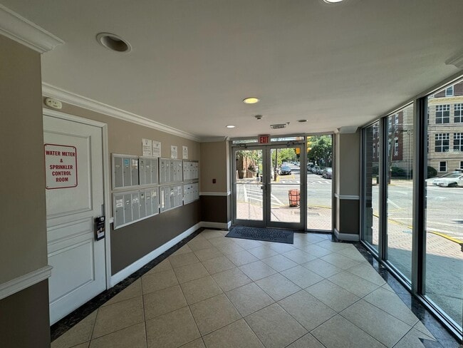 Building Photo - 4401 Park Ave