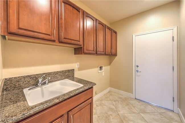 Building Photo - 2219 Bannerwood St